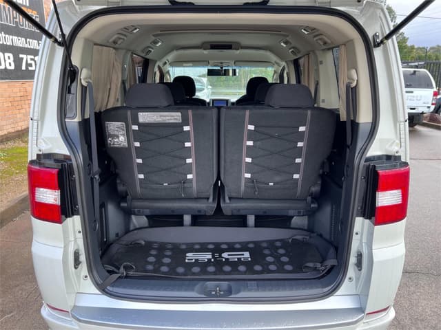 2007 Mitsubishi Delica JDM car for sale — photo 16 of 17