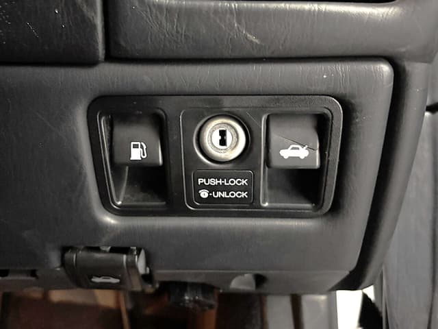 1999 Toyota Aristo JDM car for sale — photo 18 of 25