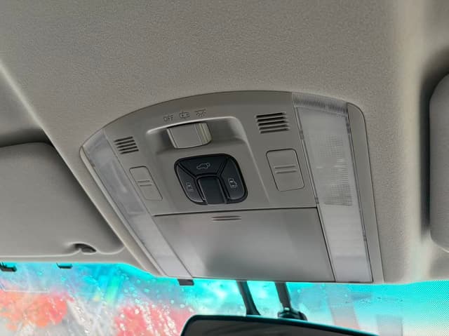 2008 Toyota Vellfire JDM car for sale — photo 11 of 15