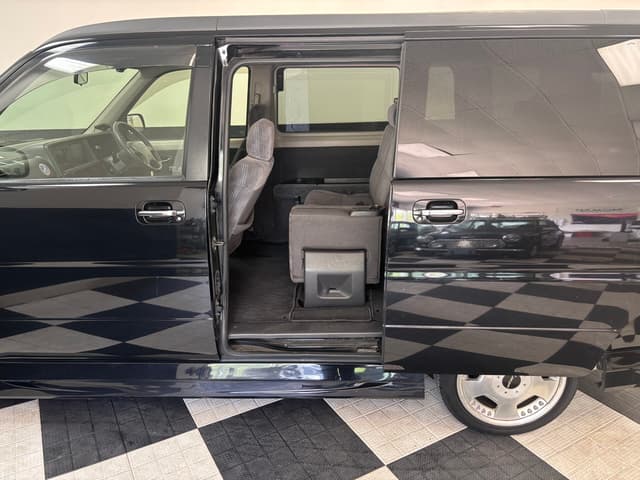 2000 Honda Stepwagon JDM car for sale — photo 18 of 25
