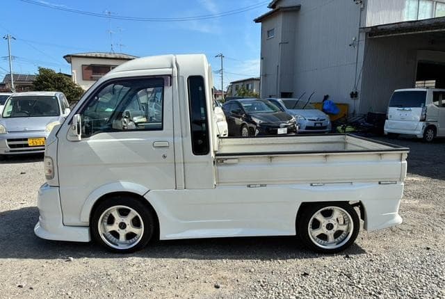 2003 Daihatsu Hijet JDM car for sale — photo 17 of 24