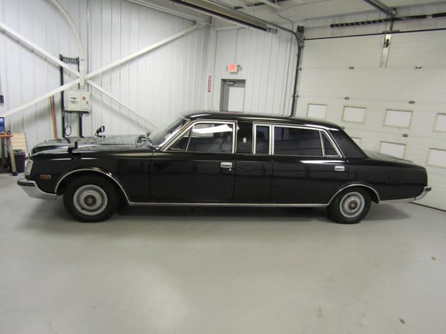 1991 Toyota Century JDM car for sale — photo 4 of 25