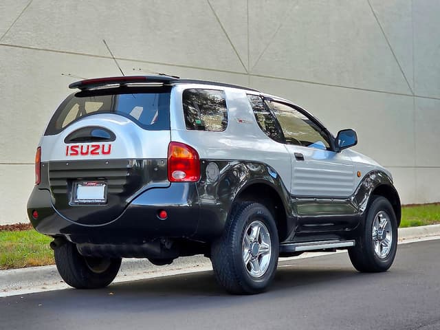 1999 Isuzu JDM car for sale — photo 10 of 25