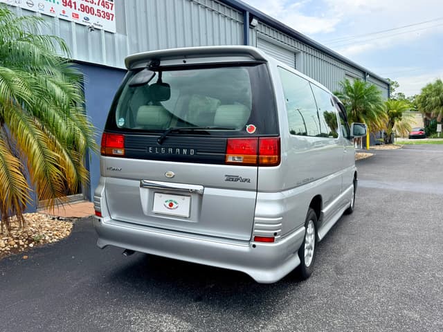 1998 Nissan Elgrand JDM car for sale — photo 7 of 22