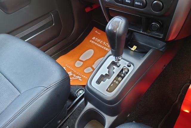 2008 Suzuki Jimny JDM car for sale — photo 11 of 25