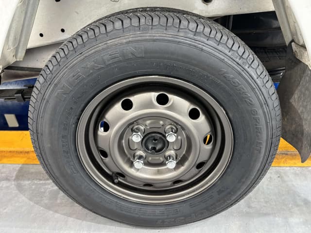 2000 Mitsubishi Minicab JDM car for sale — photo 14 of 23