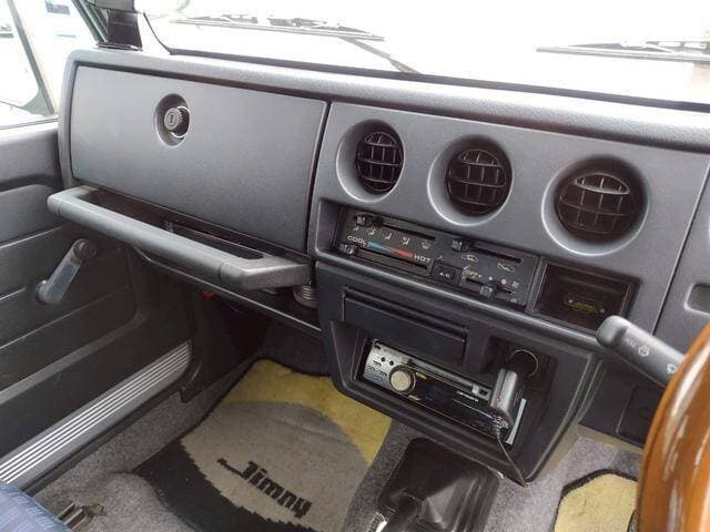 1995 Suzuki Jimny JDM car for sale — photo 13 of 20