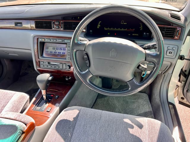 1996 Toyota Crown JDM car for sale — photo 21 of 21