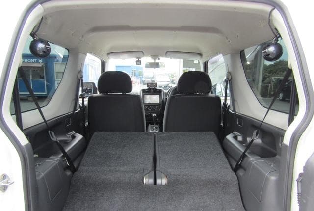 2008 Suzuki Jimny JDM car for sale — photo 10 of 14