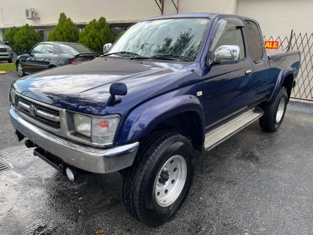 1997 Toyota Hilux JDM car for sale — photo 3 of 19