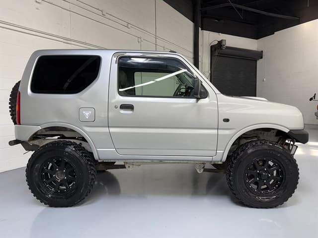 1999 Suzuki Jimny JDM car for sale — photo 2 of 25