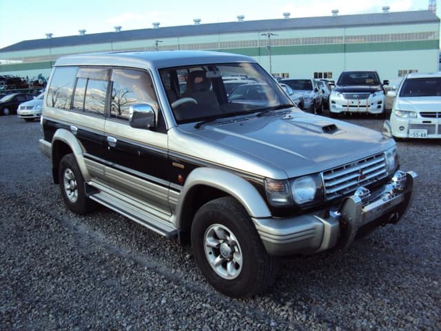 1996 Mitsubishi Pajero JDM car for sale — photo 4 of 5