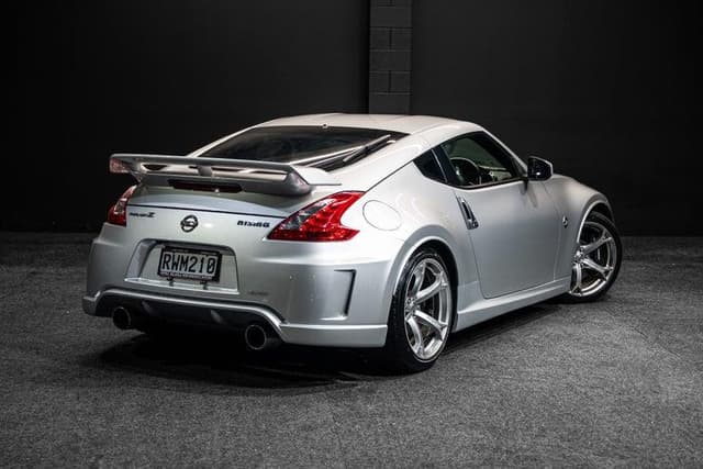 2010 Nissan Fairlady Z JDM car for sale — photo 13 of 20