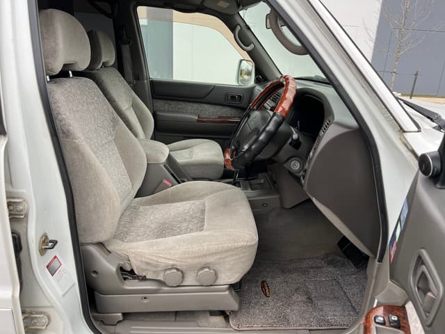 1998 Nissan Safari JDM car for sale — photo 10 of 18