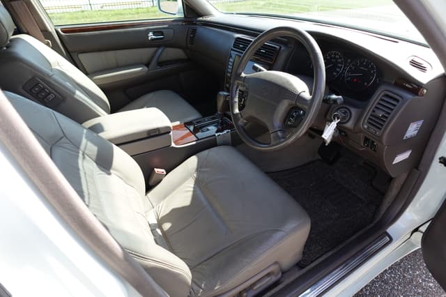 2000 Nissan Cima JDM car for sale — photo 4 of 19