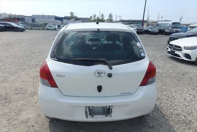 2009 Toyota Vitz JDM car for sale — photo 8 of 25