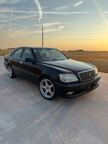 2001 Toyota Crown JDM car for sale — photo 2 of 10