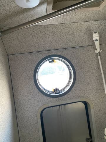 1992 Mitsubishi Delica JDM car for sale — photo 14 of 25