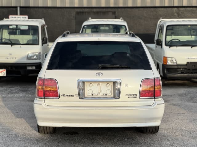 2000 Toyota Crown JDM car for sale — photo 8 of 24