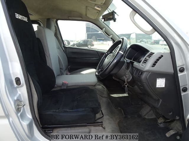 2005 Toyota HiAce JDM car for sale — photo 17 of 25