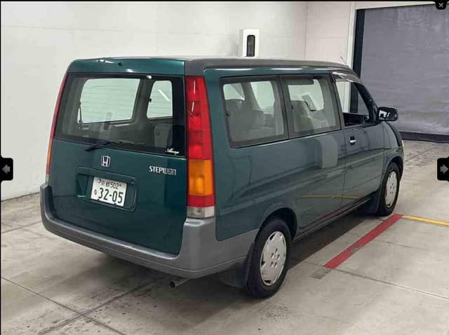 1996 Honda Stepwagon JDM car for sale — photo 3 of 9