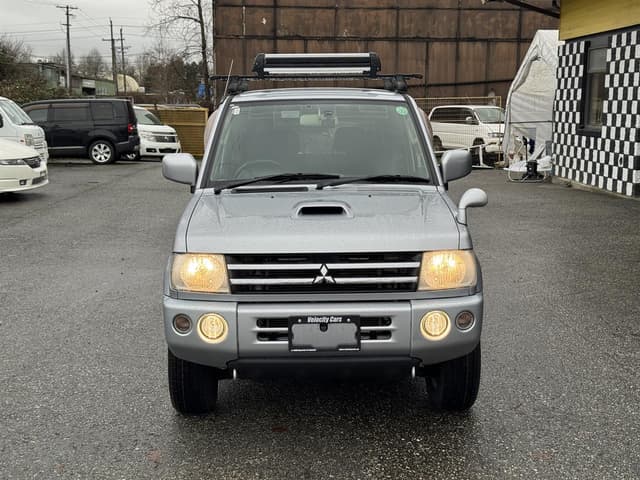 2006 Mitsubishi Pajero Mini JDM car for sale — photo 2 of 20