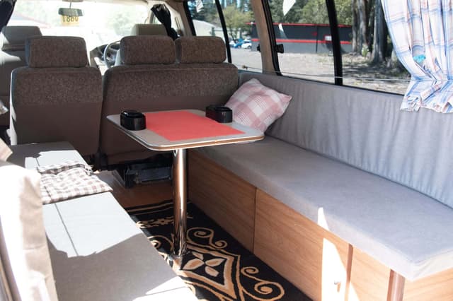 2001 Toyota Grand Hiace JDM car for sale — photo 13 of 19