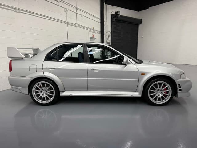 1998 Mitsubishi Lancer Evolution JDM car for sale — photo 4 of 25