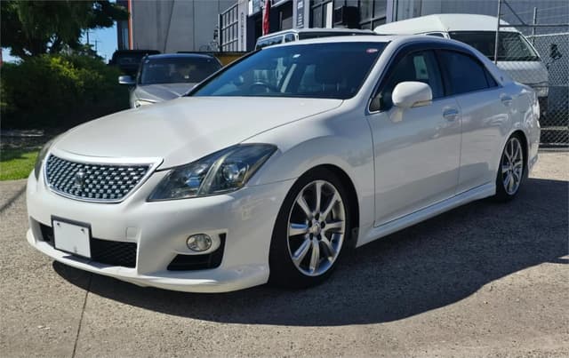 2009 Toyota Crown JDM car for sale — photo 5 of 10