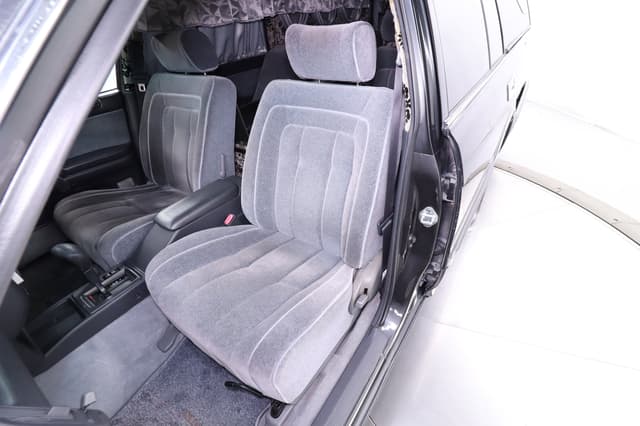 1999 Toyota Crown JDM car for sale — photo 18 of 25