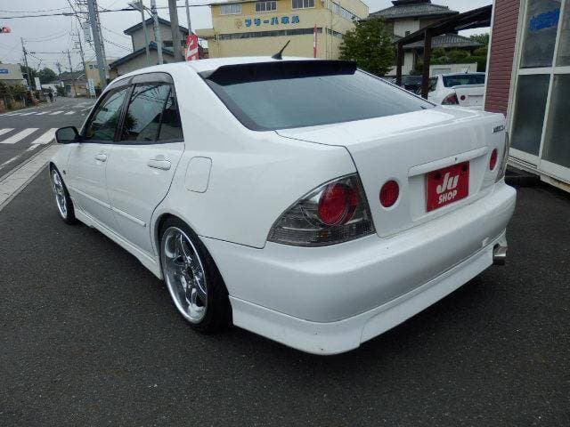 2001 Toyota Altezza JDM car for sale — photo 2 of 20