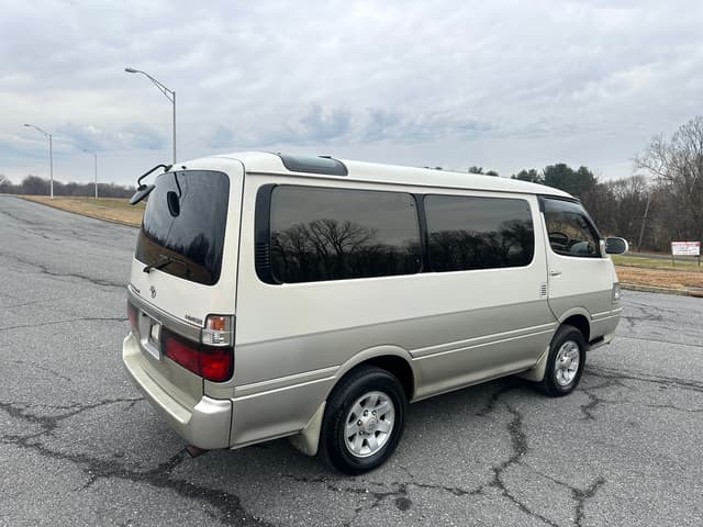 1999 Toyota HiAce JDM car for sale — photo 7 of 10