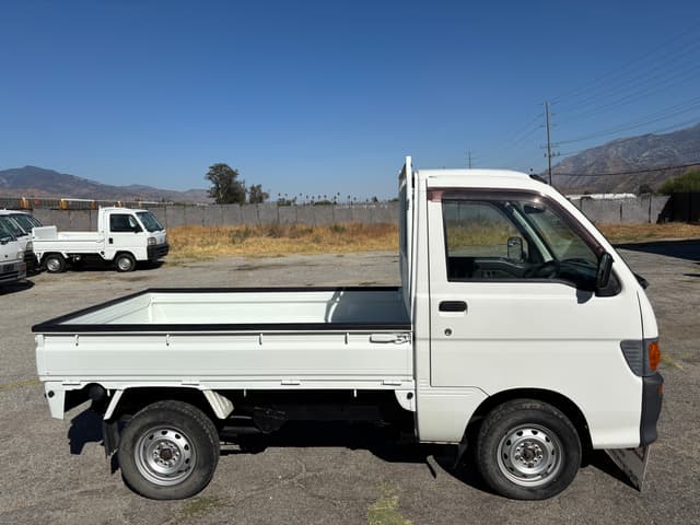 1998 Daihatsu Hijet JDM car for sale — photo 9 of 25