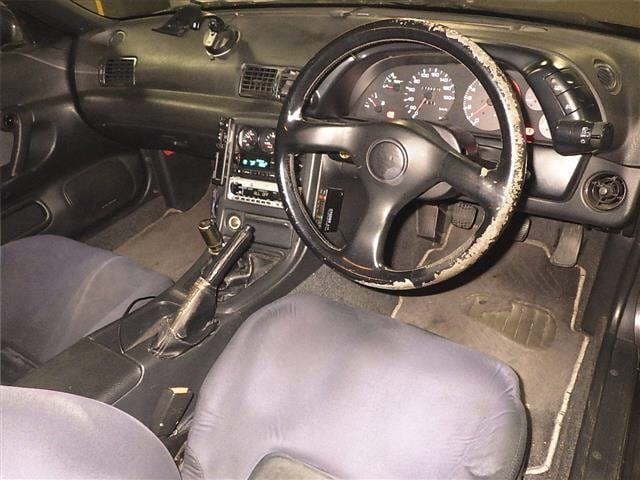 1992 Nissan Skyline JDM car for sale — photo 3 of 7