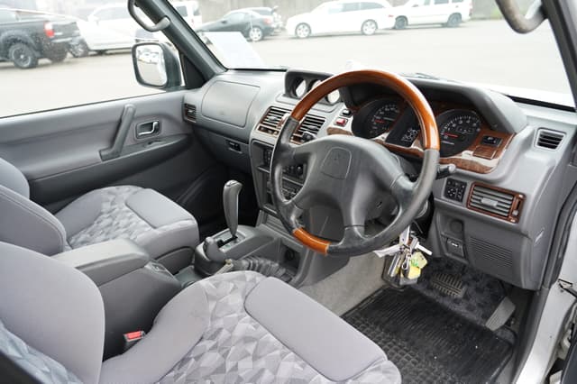 1997 Mitsubishi Pajero JDM car for sale — photo 7 of 24
