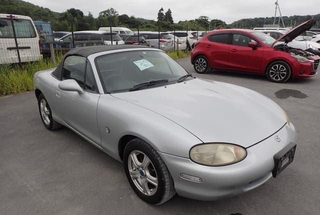 1998 Mazda Roadster (Eunos Roadster / MX-5) JDM car for sale — photo 7 of 25