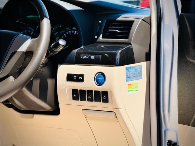 2012 Toyota Vellfire JDM car for sale — photo 20 of 25
