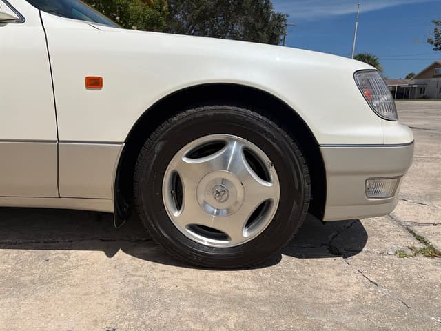 1998 Toyota Celsior JDM car for sale — photo 10 of 18