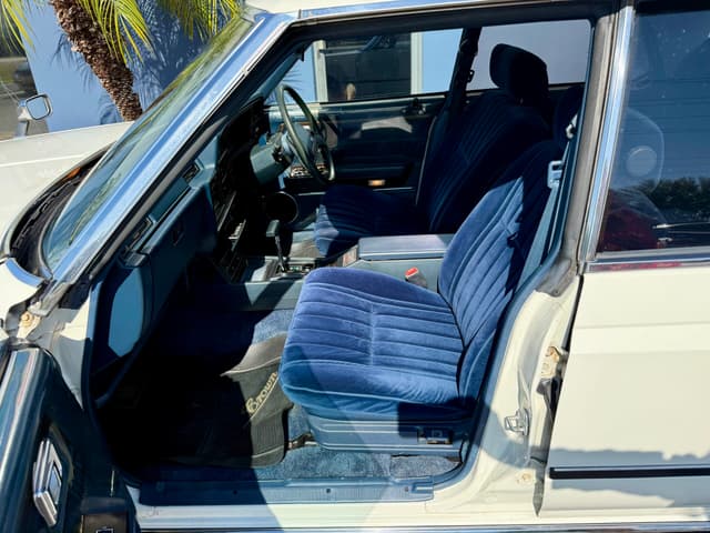 1982 Toyota Crown JDM car for sale — photo 21 of 25