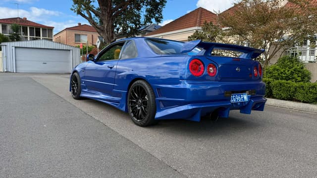 1998 Nissan Skyline JDM car for sale — photo 10 of 11