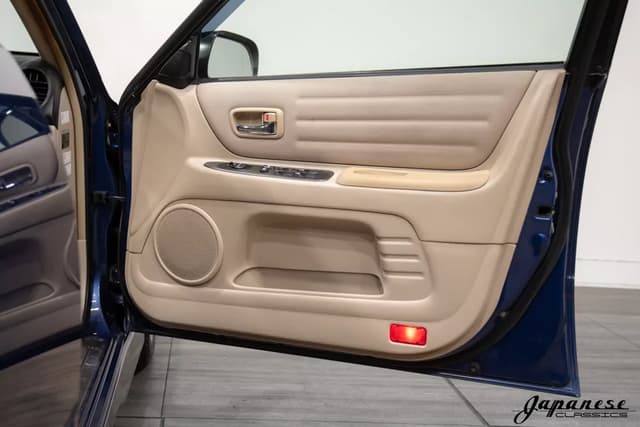 2001 Toyota Altezza JDM car for sale — photo 19 of 25