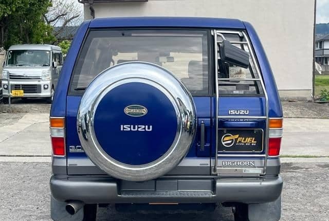 1998 Isuzu Bighorn JDM car for sale — photo 10 of 20