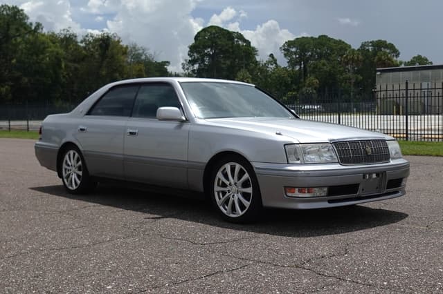 1999 Toyota Crown JDM car for sale — photo 3 of 19