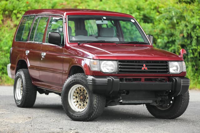 1993 Mitsubishi Pajero JDM car for sale — photo 16 of 25