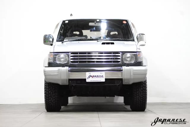 1993 Mitsubishi Pajero JDM car for sale — photo 2 of 25