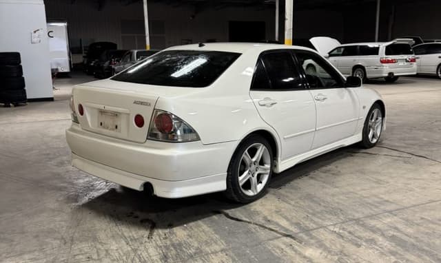 1999 Toyota Altezza JDM car for sale — photo 7 of 25
