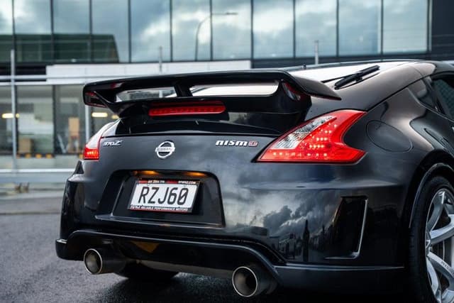 2009 Nissan Fairlady Z JDM car for sale — photo 9 of 17