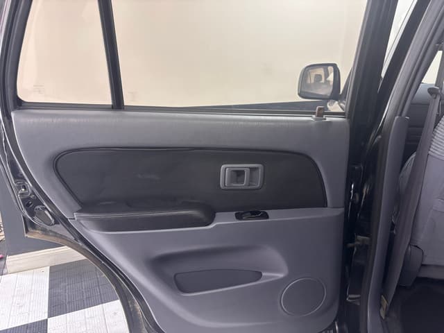 1996 Toyota Hilux Surf JDM car for sale — photo 16 of 25