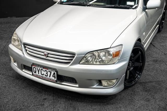 1999 Toyota Altezza JDM car for sale — photo 2 of 19