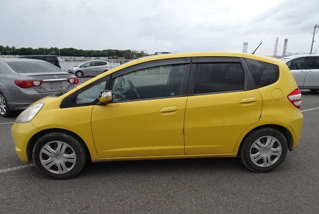 2008 Honda Fit JDM car for sale — photo 2 of 25